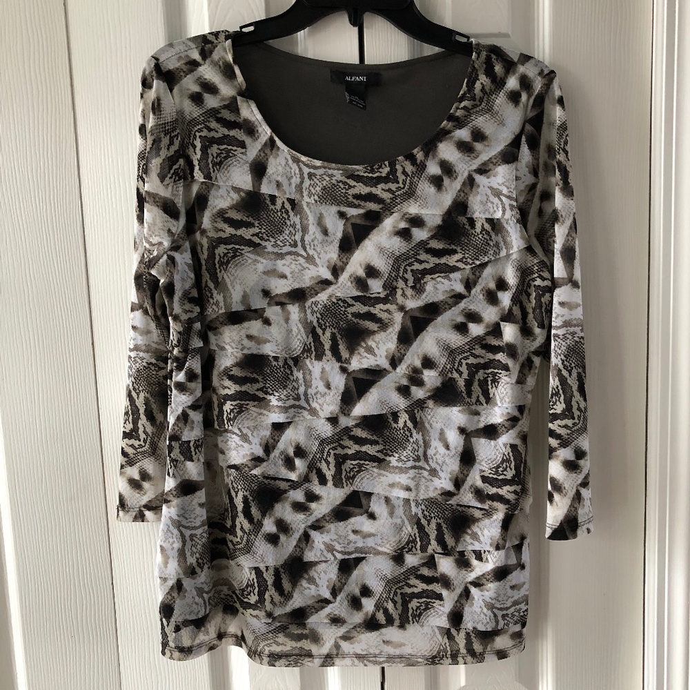 Alfani, Womens Stretch Top, M, Mesh with Snake Print, Lined Tiered front, EUC